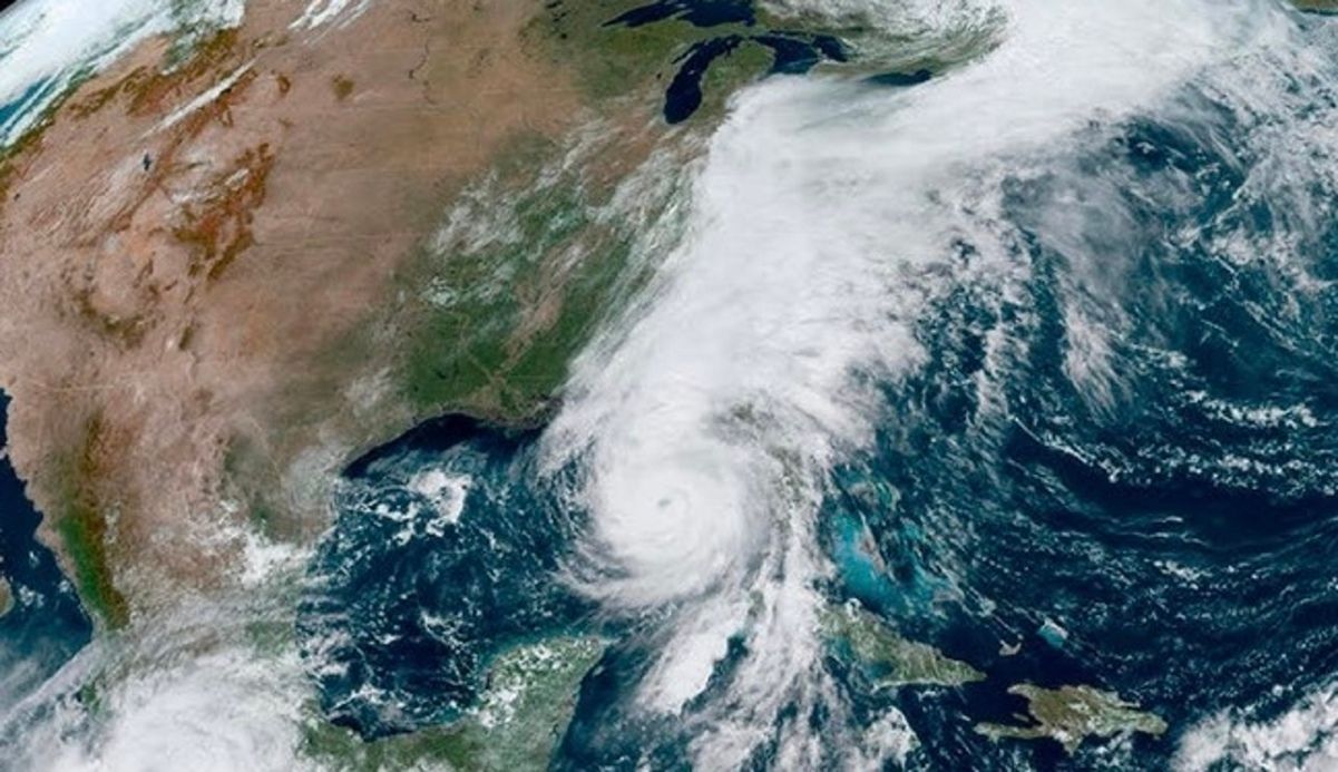 Ураган "Милтон" надвигается на США Ураган "Милтон" надвигается на США