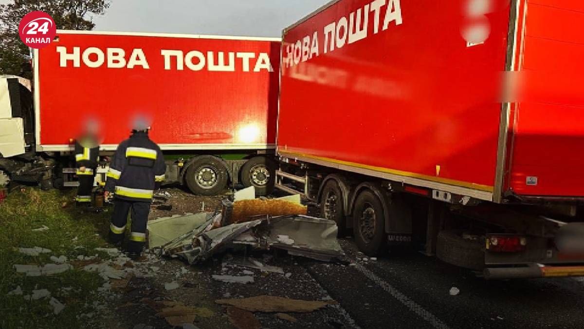 Возле Львова в ДТП погибли три человека, три десятка получили ранения