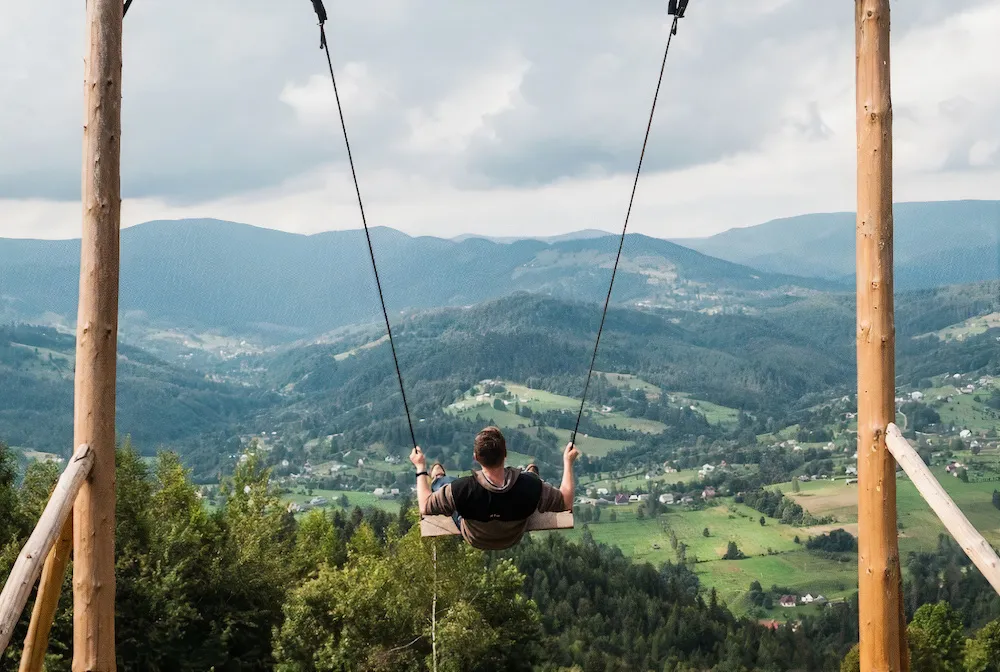 Гойдалка у селі Космач Гойдалка у селі Космач