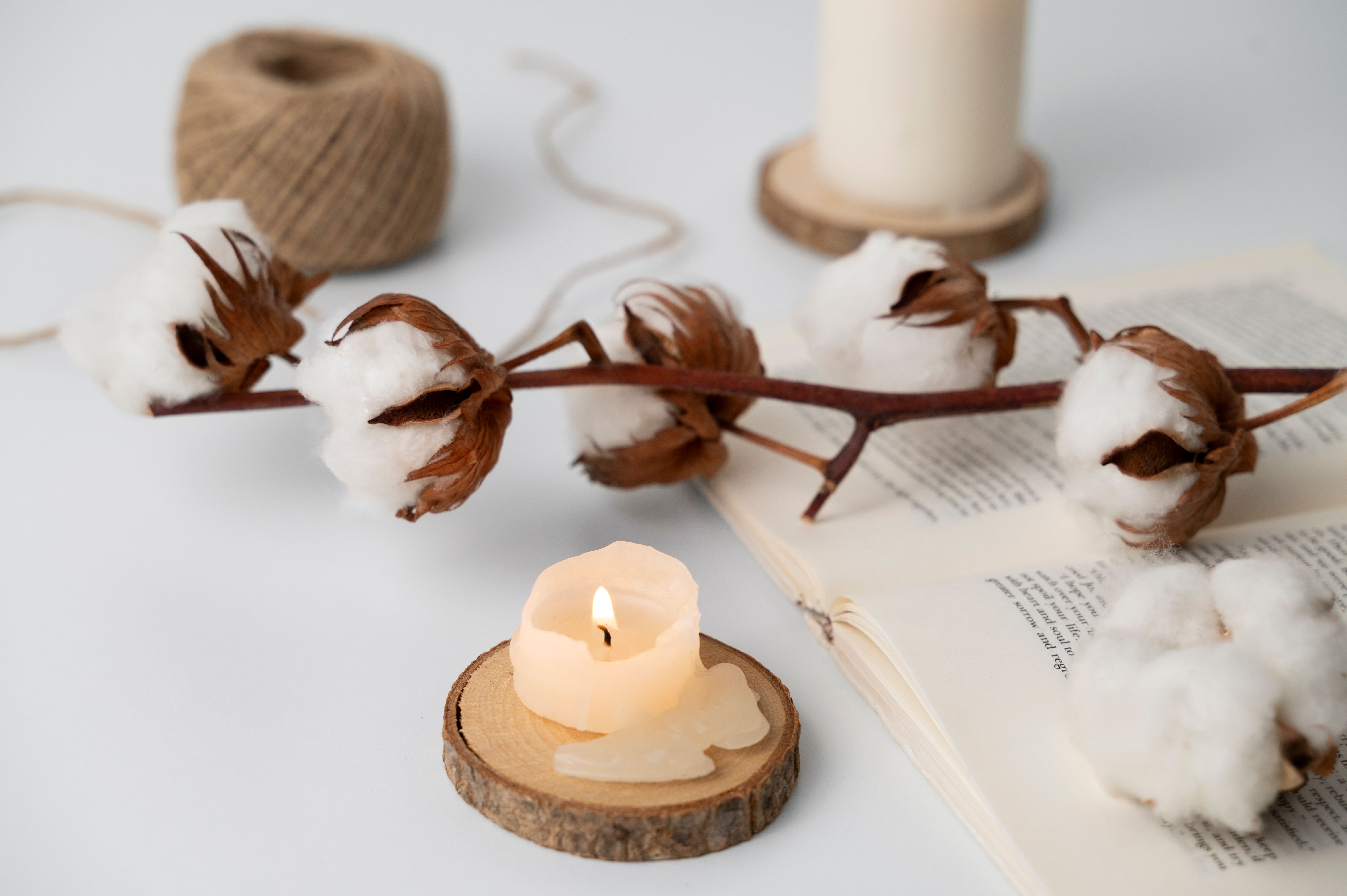 Убрать пятна от воска можно простыми способами Убрать пятна от воска можно простыми способами