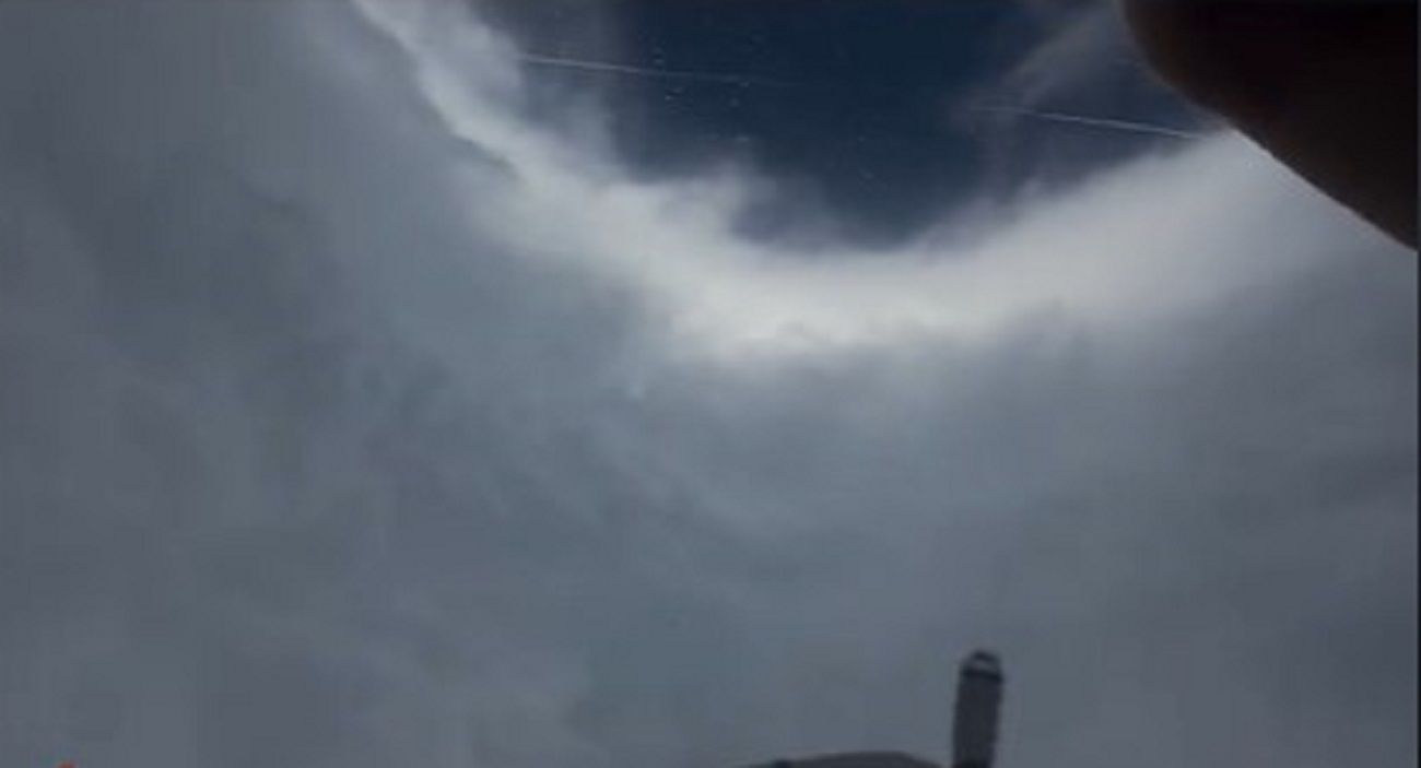 "Охотники за ураганами" сняли видео изнутри Милтона "Охотники за ураганами" сняли видео изнутри Милтона