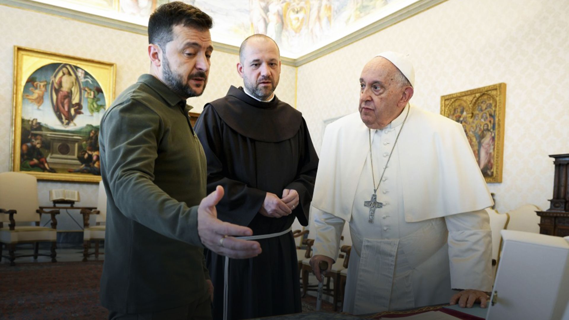 Зеленский сказал, что Украина передаст Ватикану списки пленных украинских журналистов Зеленский сказал, что Украина передаст Ватикану списки пленных украинских журналистов