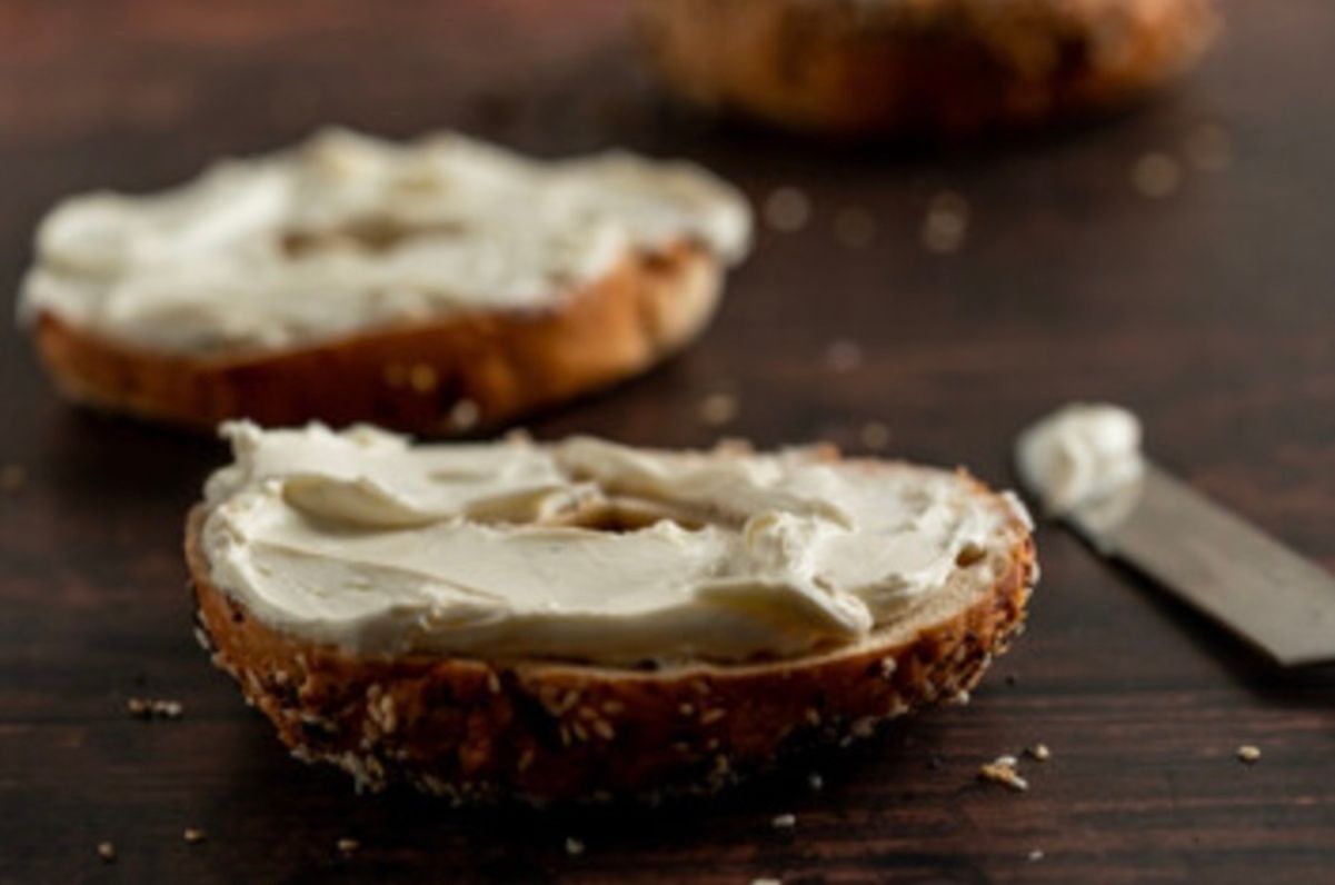 Швидкий спосіб приготування ніжного крем-сиру з кефіру Швидкий спосіб приготування ніжного крем-сиру з кефіру