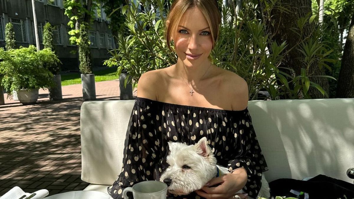 Леся Нікітюк з собакою Леся Нікітюк з собакою