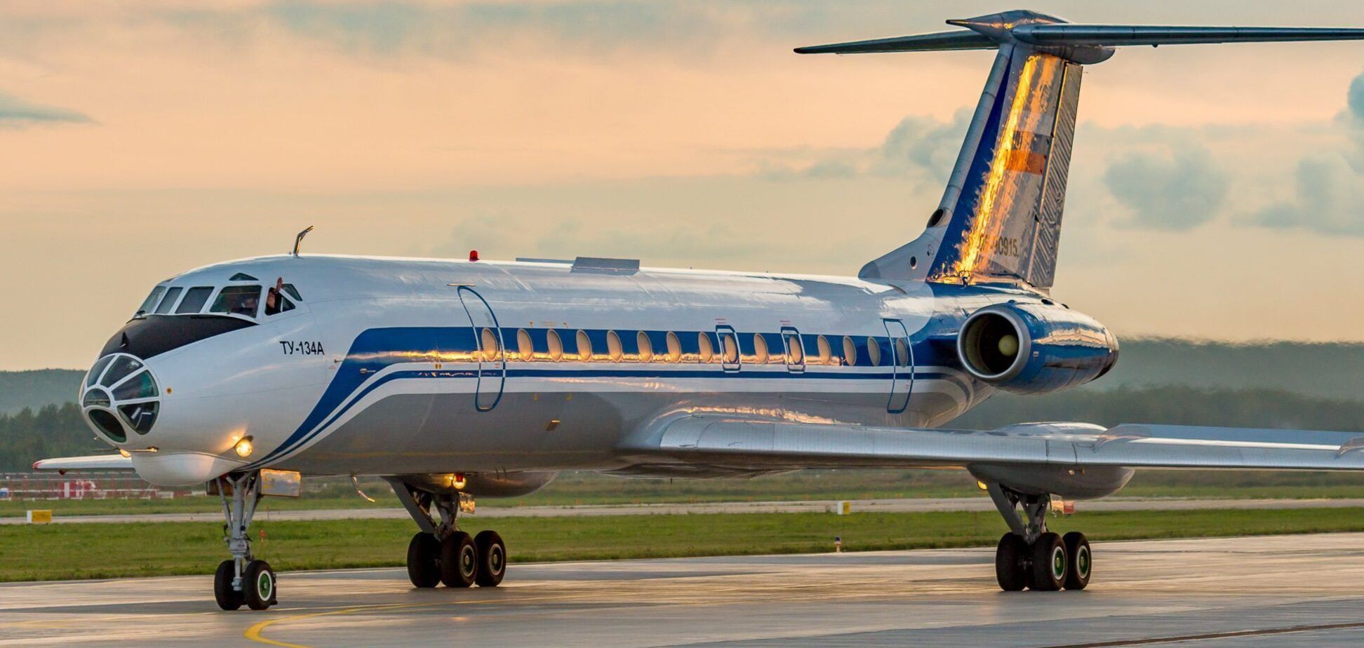 Легенда советских лайнеров: что известно о Ту-134, который ГУР сжег на аэродроме в Оренбурге - 24 Канал Легенда советских лайнеров: что известно о Ту-134, который ГУР сжег на аэродроме в Оренбурге - 24 Канал