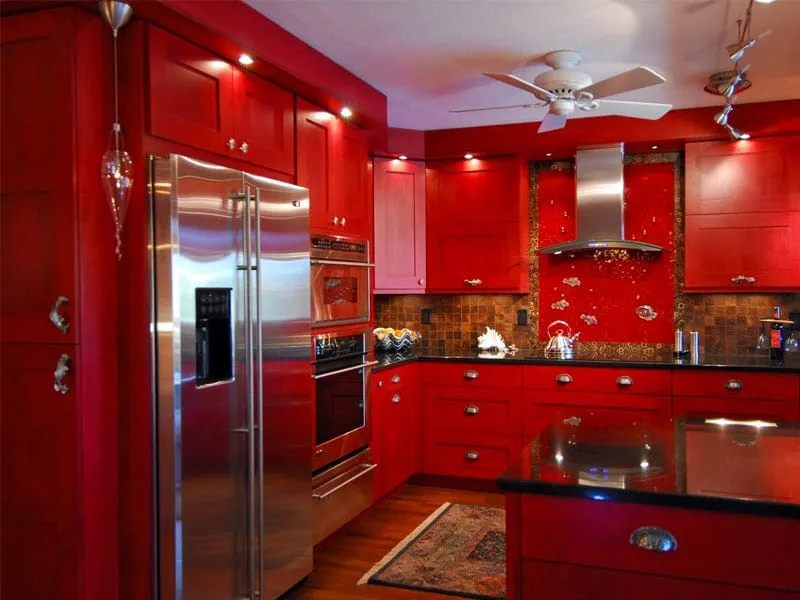 красная кухня красная кухня