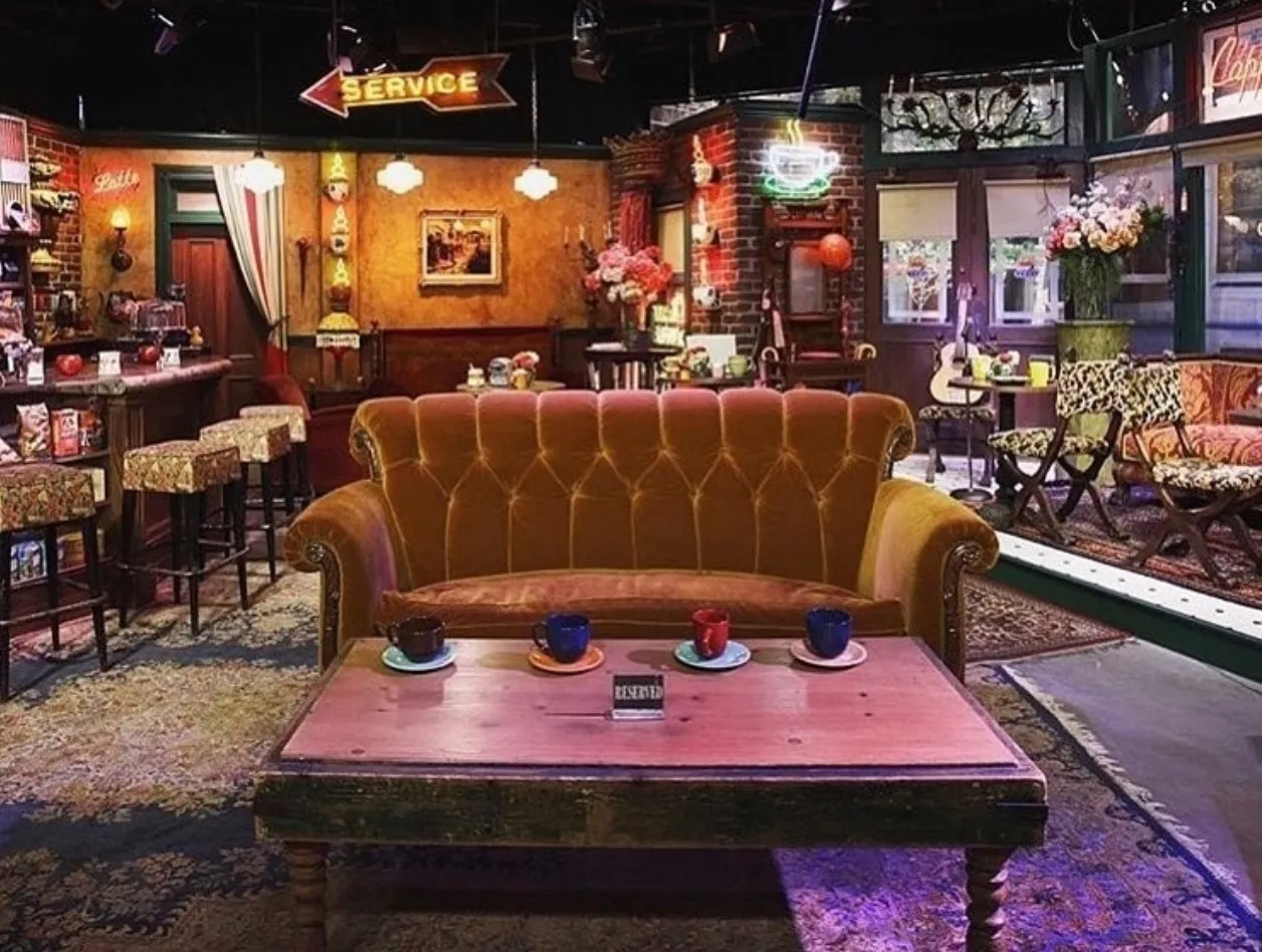 интерьер кофейни Central Perk