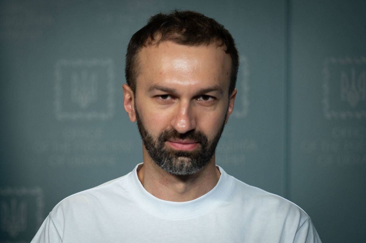 В США давят на Зеленского относительно мобилизации с 18 лет, но президент против, – Лещенко - 24 Канал В США давят на Зеленского относительно мобилизации с 18 лет, но президент против, – Лещенко - 24 Канал