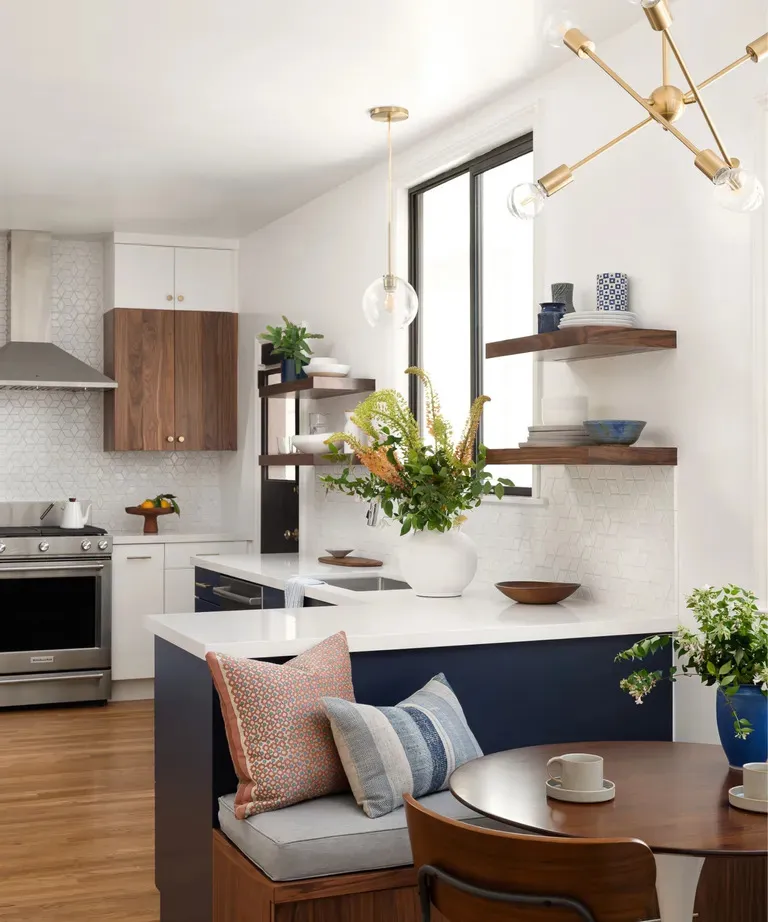 Недвижимость Кухня Сине-белый Кухня Сине-белый интерьер Недвижимость Кухня Сине-белый Кухня Сине-белый интерьер