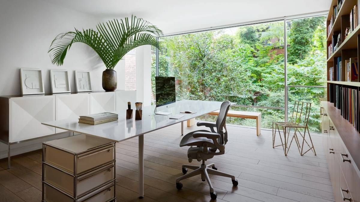 Стародавні греки були першими, хто створював стільці з вигнутими спинками Стародавні греки були першими, хто створював стільці з вигнутими спинками