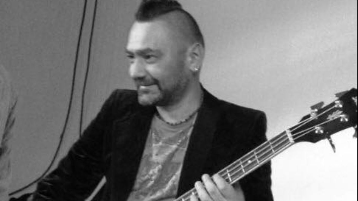 басист - Show24 басист - Show24