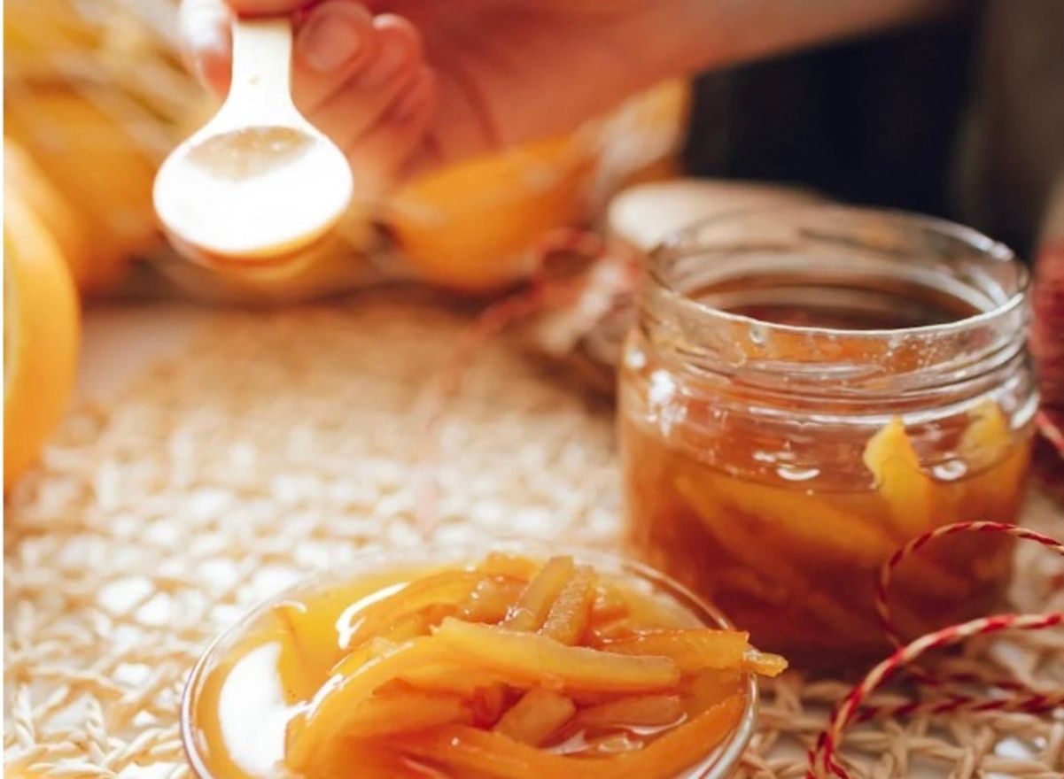 Чому варення потрібно перемішувати дерев'яною ложкою Чому варення потрібно перемішувати дерев'яною ложкою