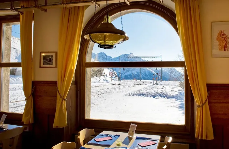 Зимовий краєвид з ресторану готелю Зимовий краєвид з ресторану готелю