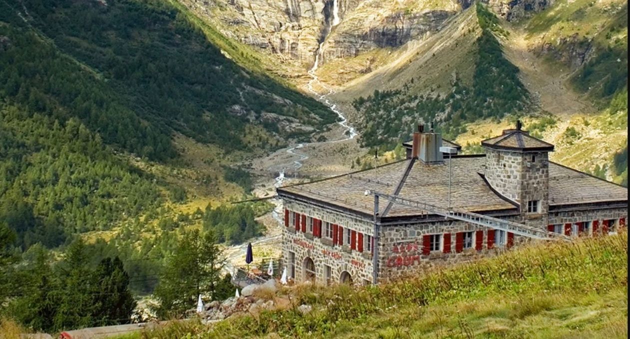 Отель полностью отрезан от остальной Швейцарии Отель полностью отрезан от остальной Швейцарии