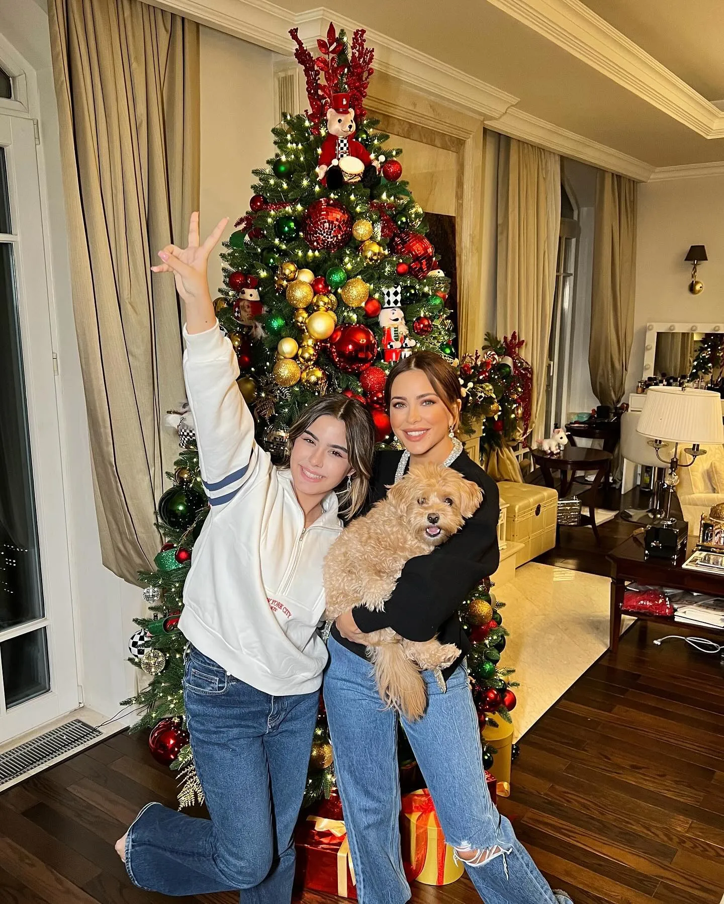 Ани Лорак с дочкой Софией с дочерью Софией Ани Лорак с дочкой Софией с дочерью Софией