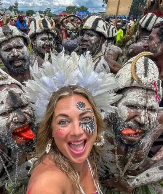 Аліса в Папуа Новій Гвінеї Аліса в Папуа Новій Гвінеї