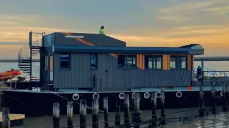 Нерухомість Будинок на воді Нерухомість Будинок на воді