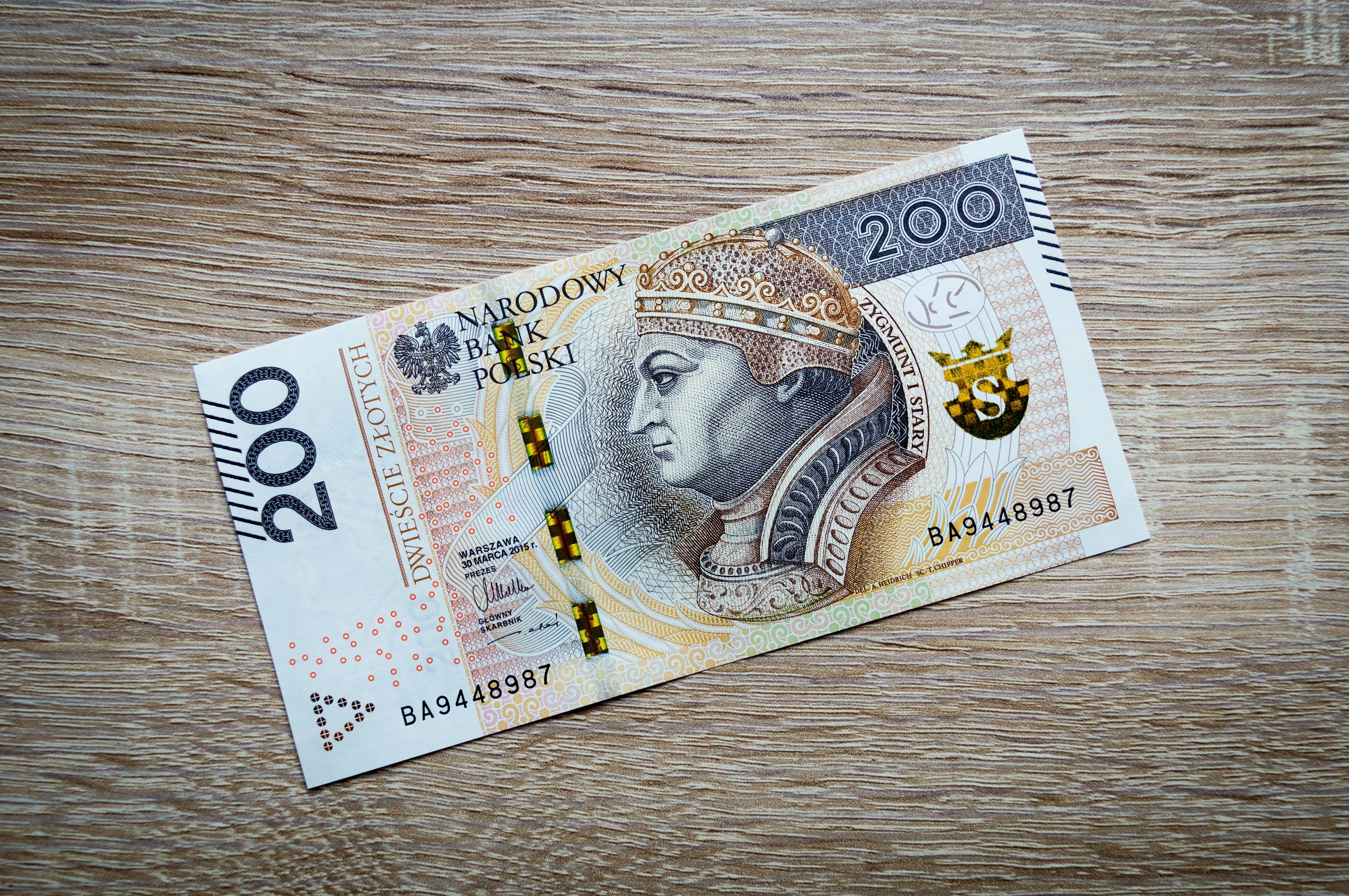 Стоит ли сегодня покупать злотые Стоит ли сегодня покупать злотые