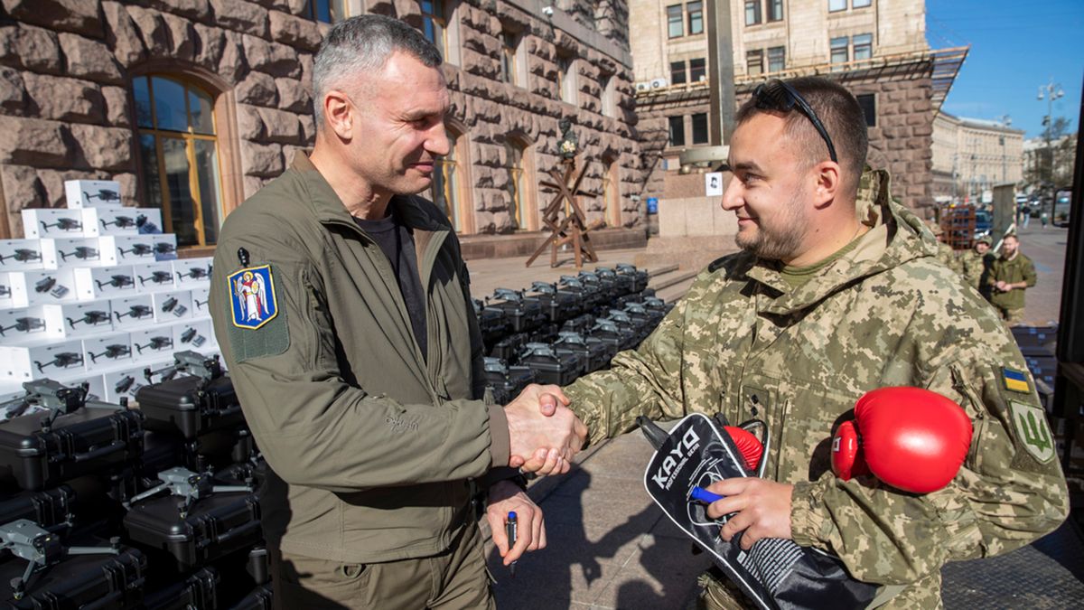 Бойцы получили 150 дронов Mavic 3T и 400 Mavic 3 PRO Бойцы получили 150 дронов Mavic 3T и 400 Mavic 3 PRO