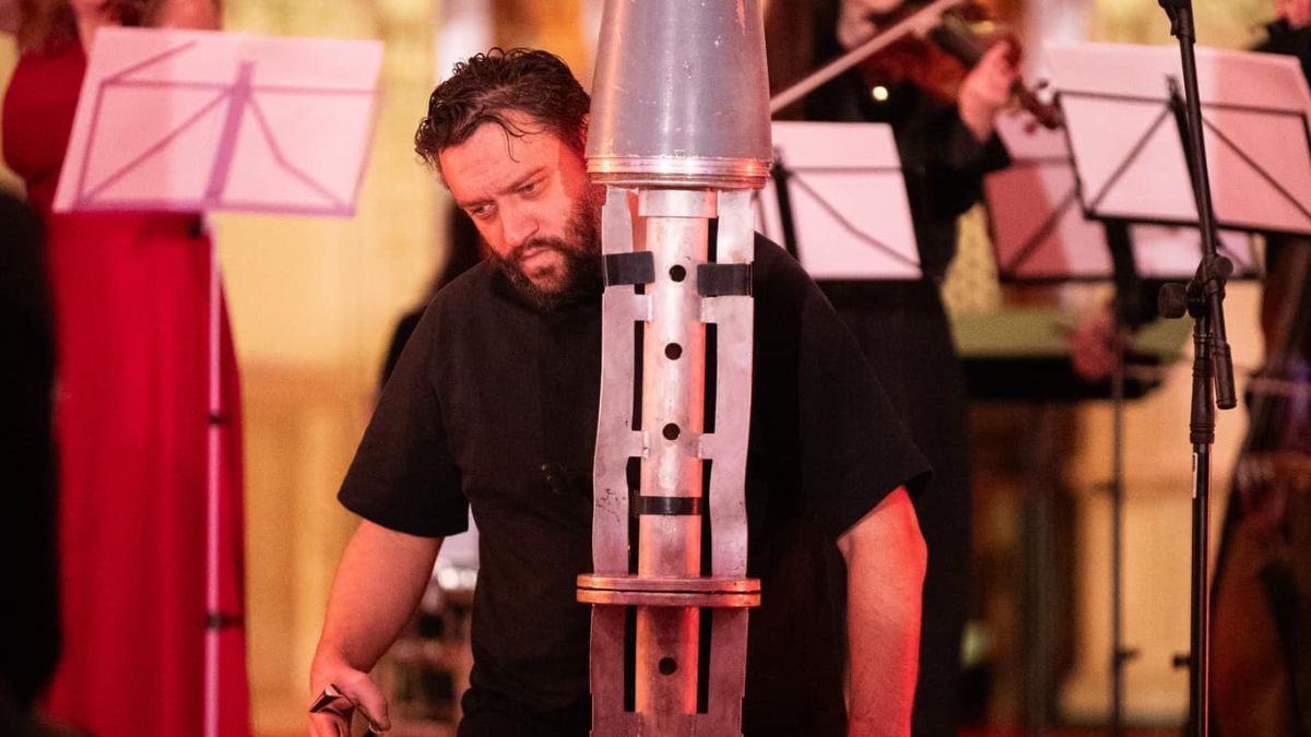 Известный украинский композитор сыграл на российской ракете в Оксфорде - Show24 Известный украинский композитор сыграл на российской ракете в Оксфорде - Show24