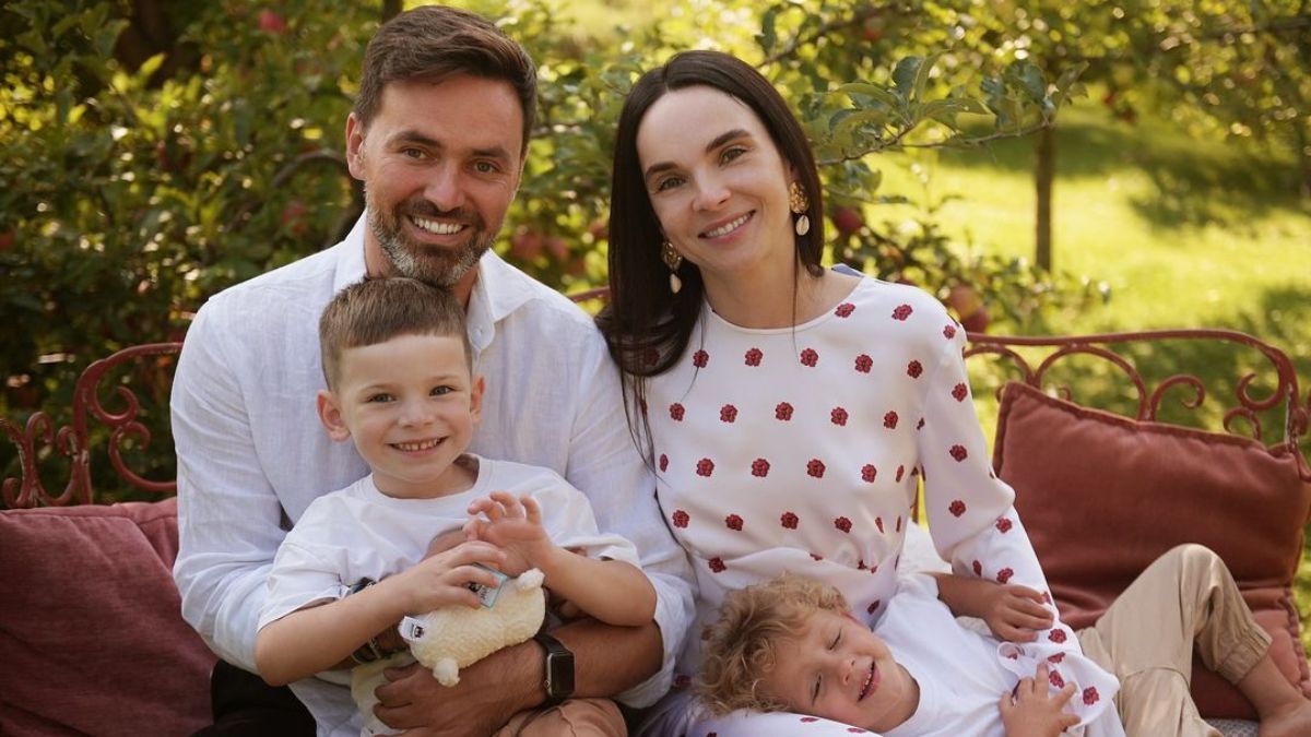 Інна та Тімур Мірошниченки з дітьми Інна та Тімур Мірошниченки з дітьми