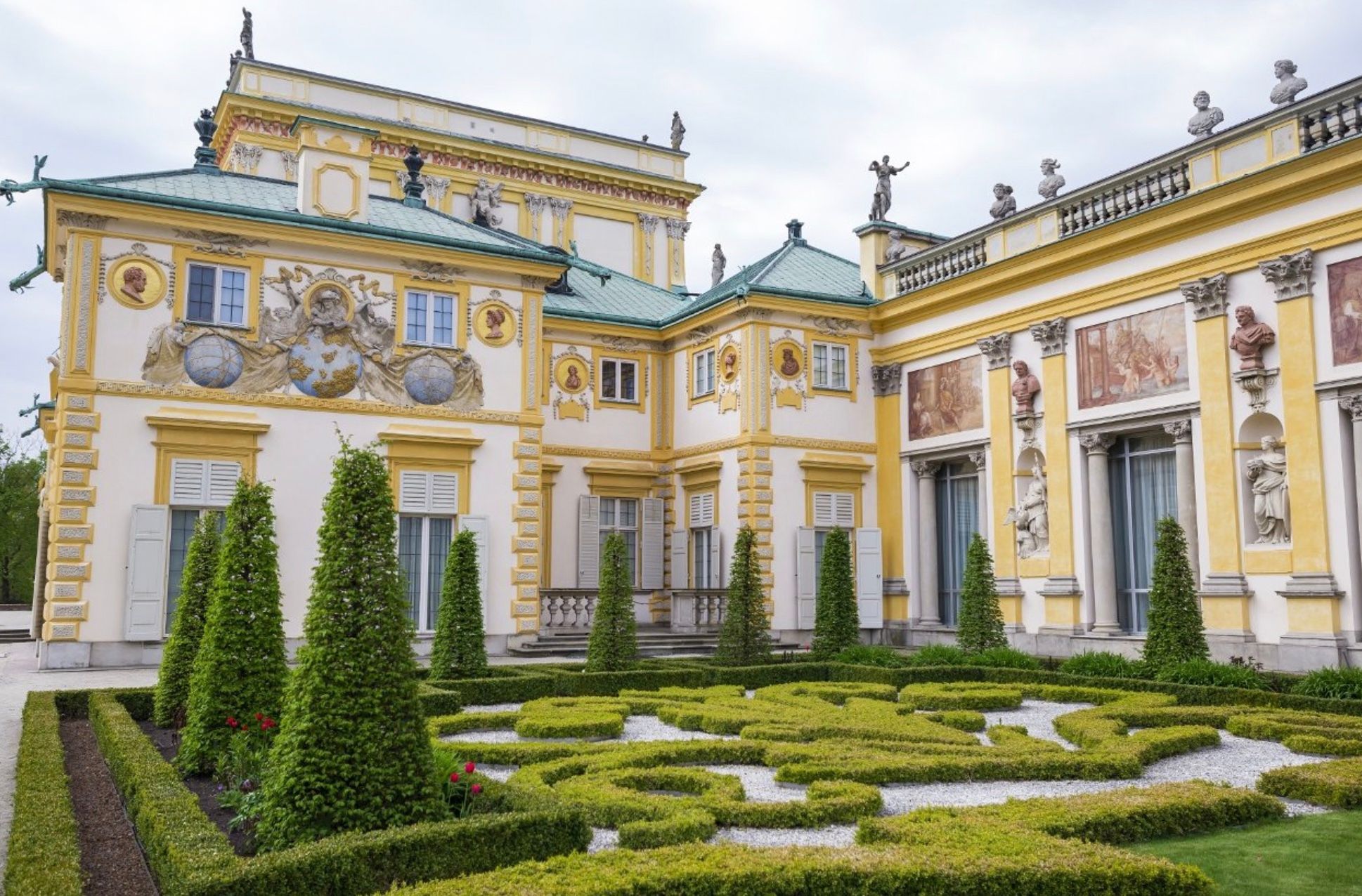 В Польше снова предлагают свободный вход в королевские резиденции В Польше снова предлагают свободный вход в королевские резиденции