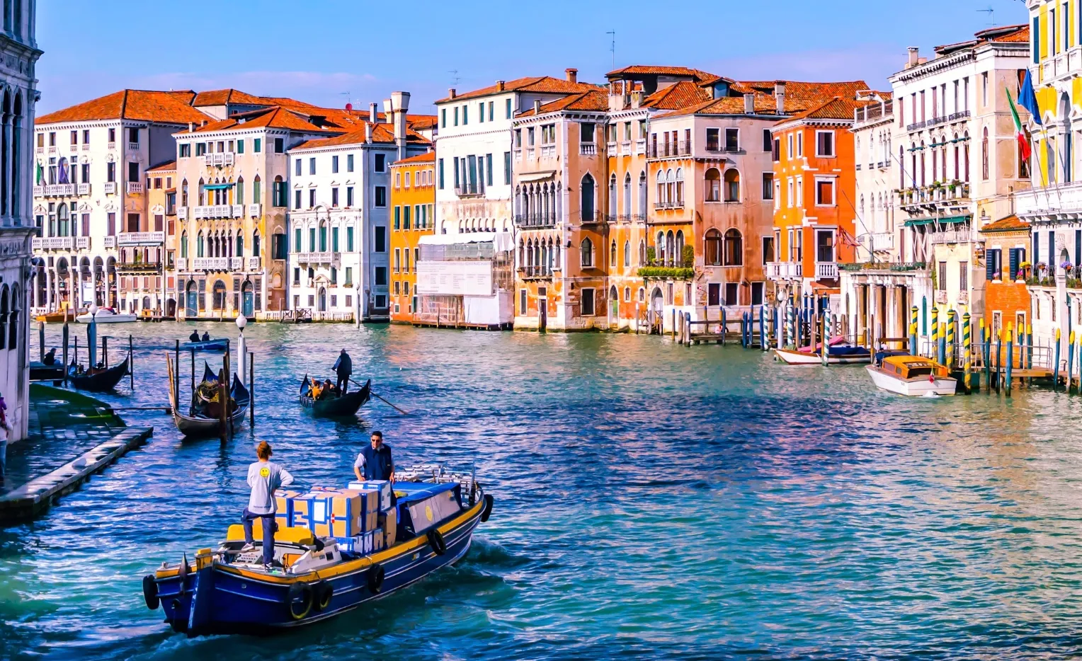 Венеция продолжает бороться с чрезмерным туризмом Венеция продолжает бороться с чрезмерным туризмом