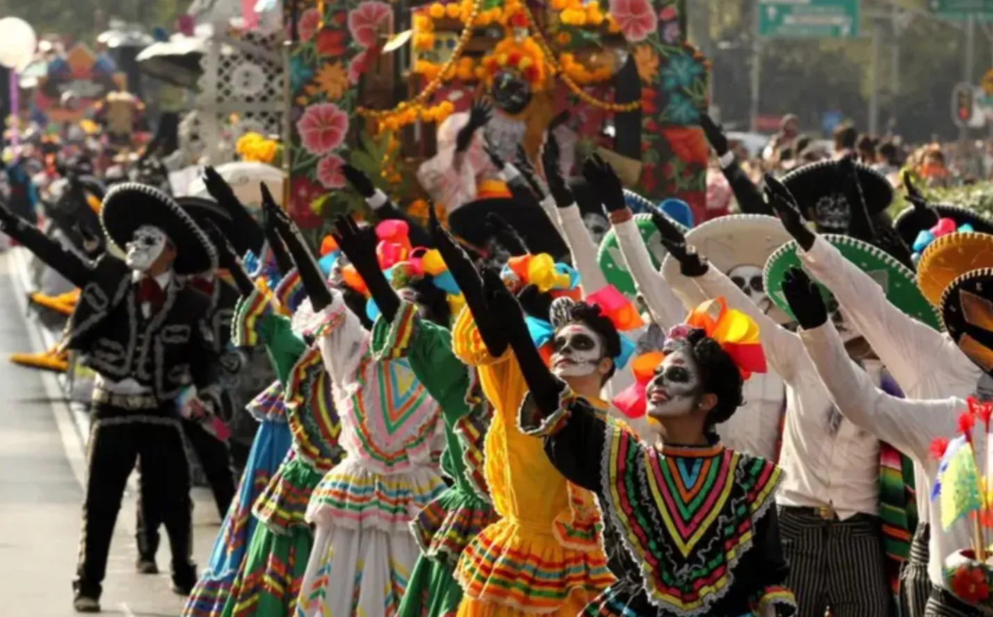 Парад на День мертвых в Мексике Парад на День мертвых в Мексике