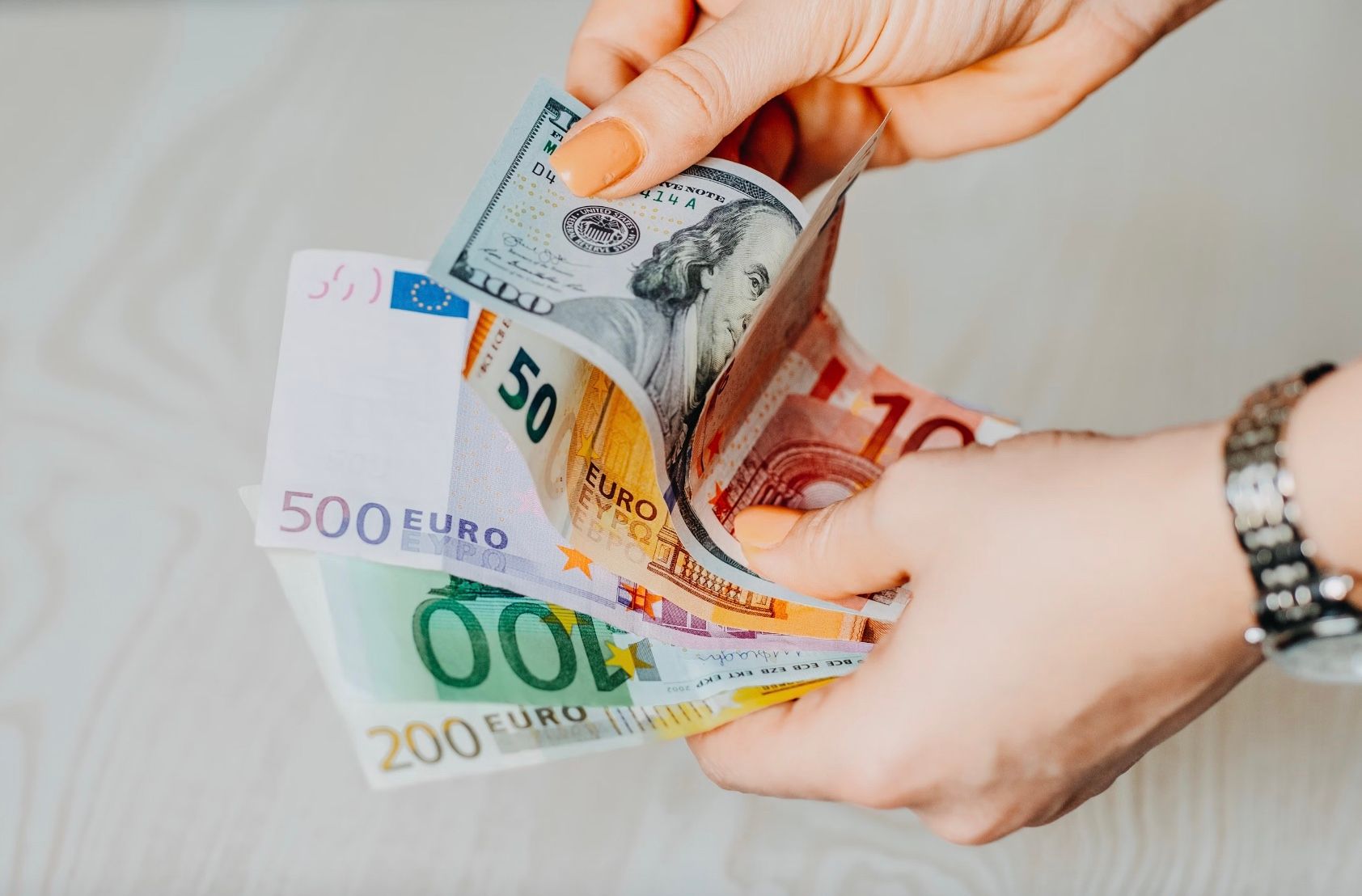 В каких странах мира туристы тратят слишком много денег В каких странах мира туристы тратят слишком много денег