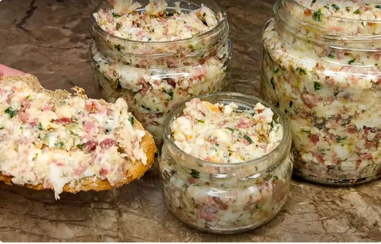 Готовим быструю намазку на хлеб Готовим быструю намазку на хлеб