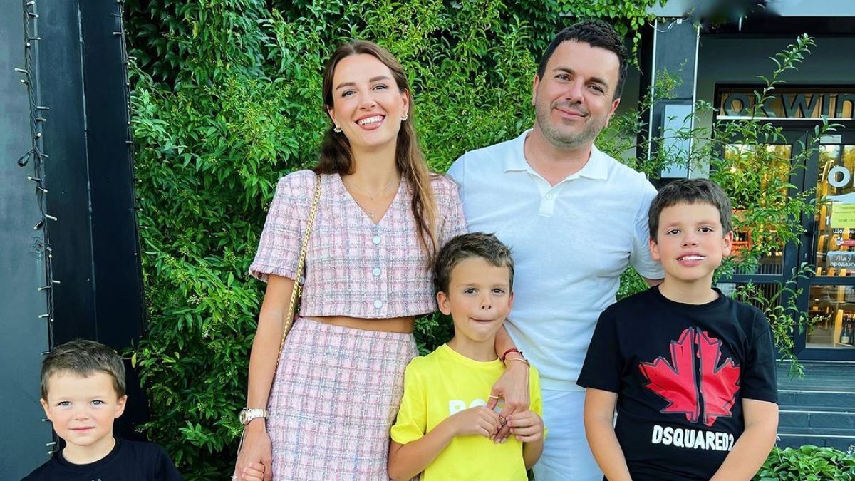 Григорий Решетник с женой и сыновьями Григорий Решетник с женой и сыновьями