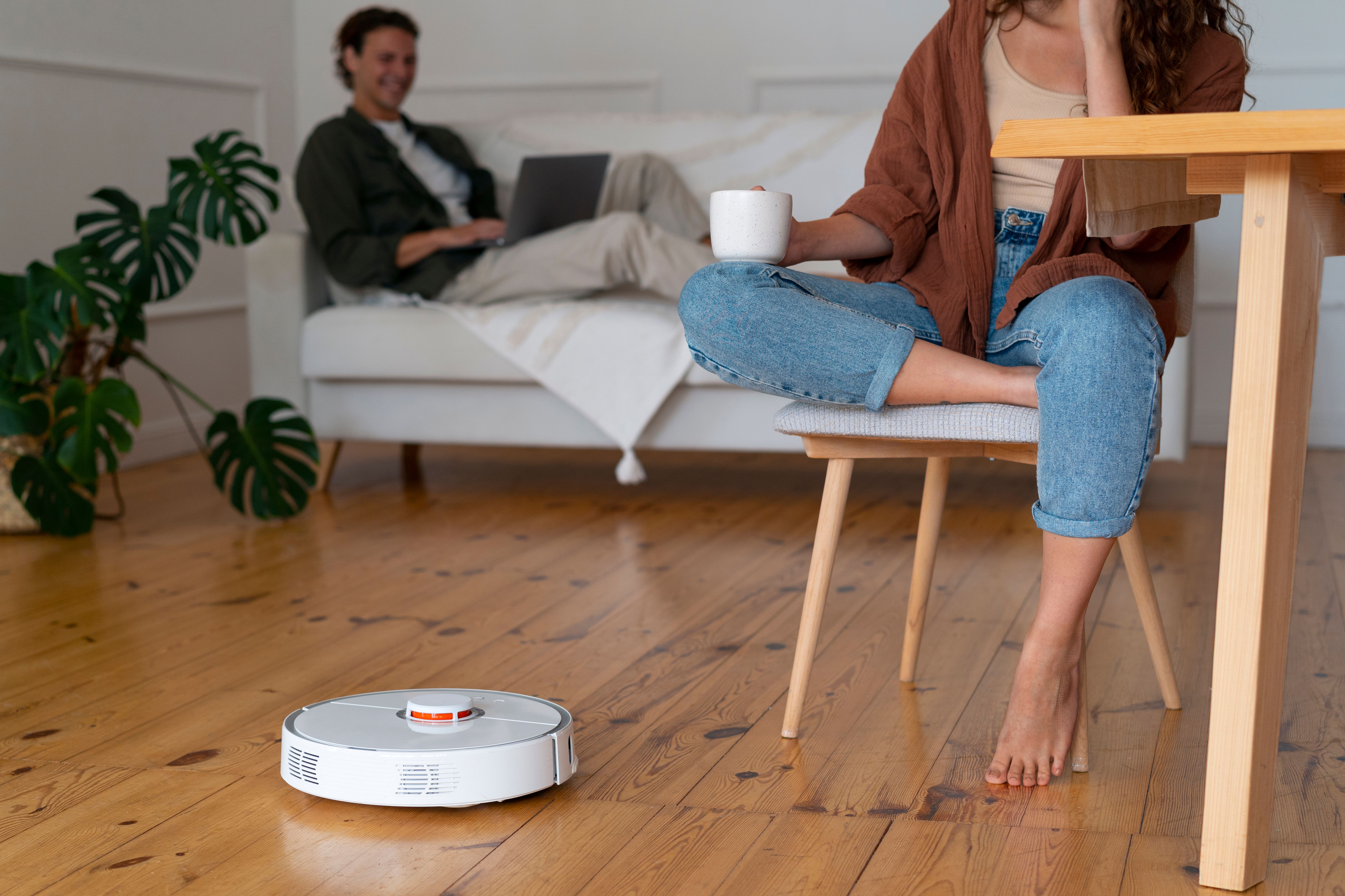 Как на самом деле происходит уборка с роботом-пылесосом Как на самом деле происходит уборка с роботом-пылесосом