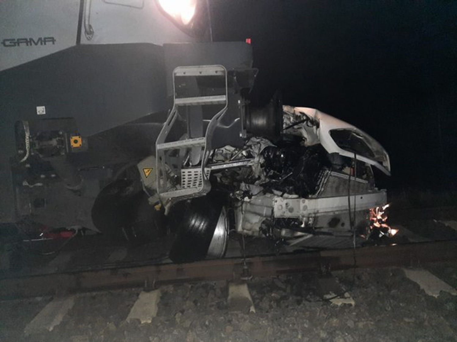 У Польщі автомобіль потрапив під потяг: загинули всі пасажири та водій, серед них є діти - 24 Канал У Польщі автомобіль потрапив під потяг: загинули всі пасажири та водій, серед них є діти - 24 Канал