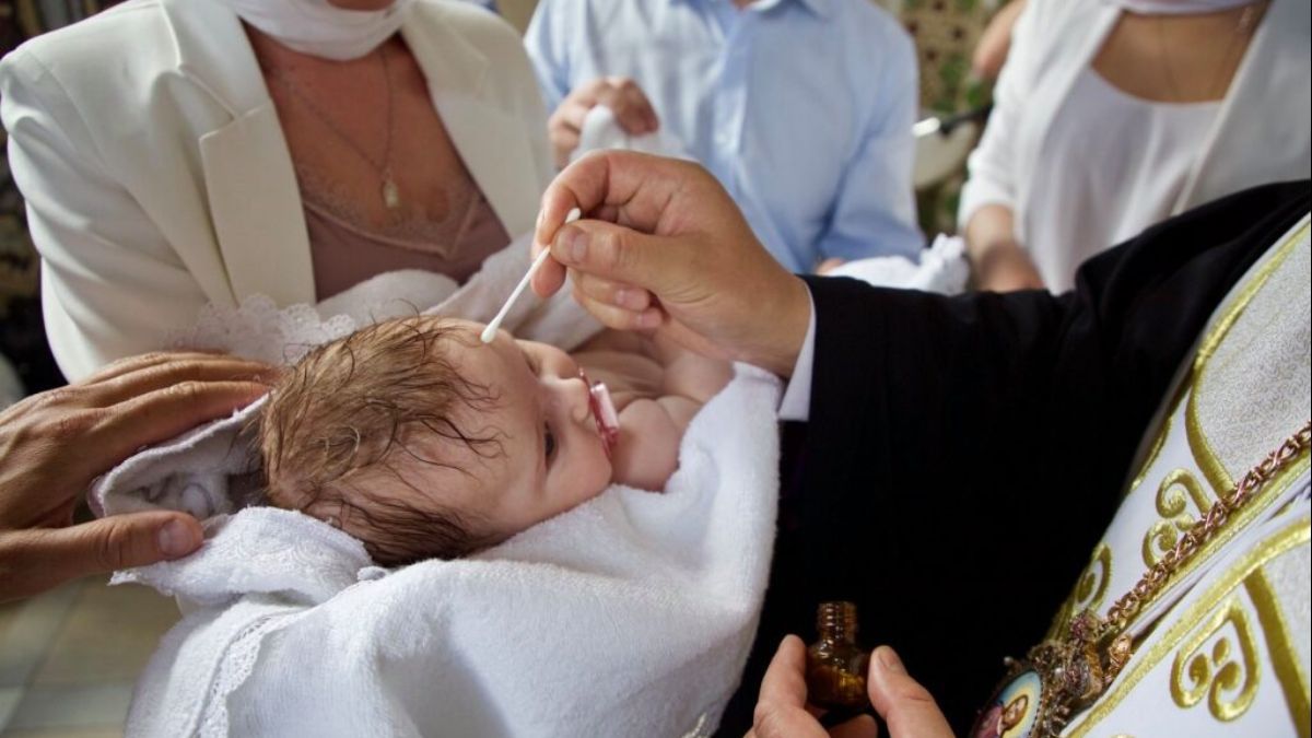 Крещение ребенка Крещение ребенка