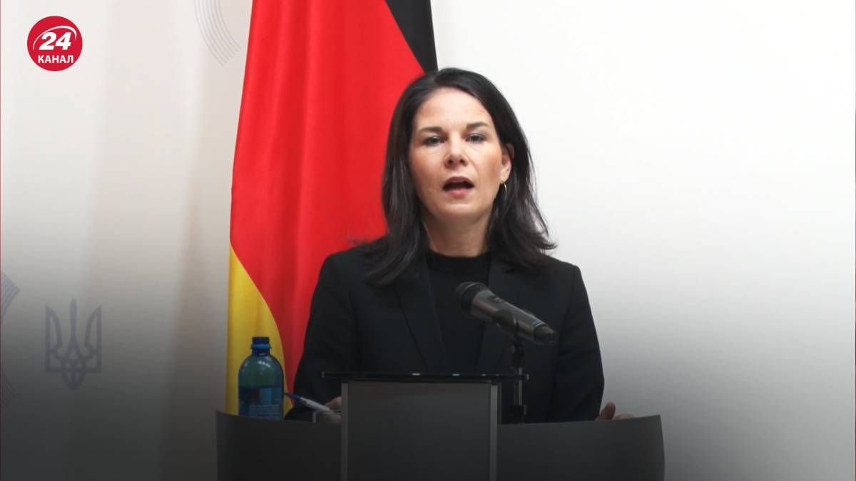 Бербок прокоментувала можливість вступу України в НАТО Бербок прокоментувала можливість вступу України в НАТО