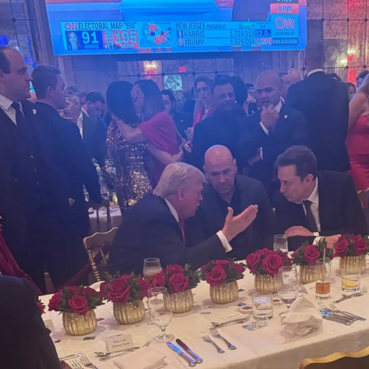 трамп побеждает трамп побеждает