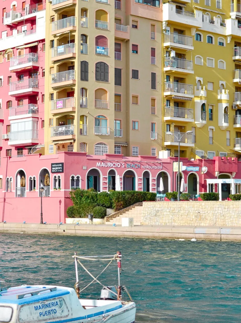 Мальовничий порт Саплая Мальовничий порт Саплая