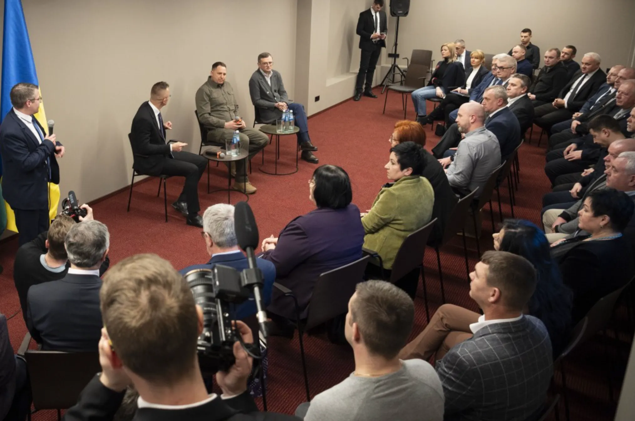 Встреча Ермака, Кулебы и Сийярто Встреча Ермака, Кулебы и Сийярто