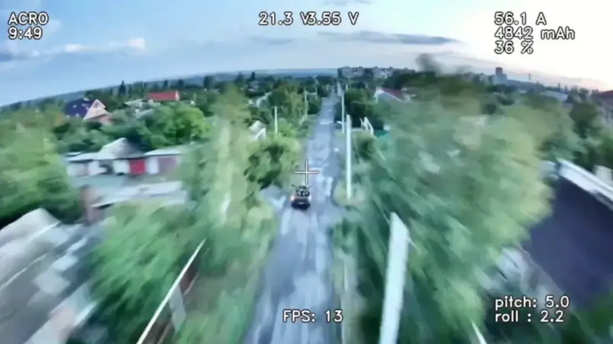 оптоволоконный дрон атакует ВСУ оптоволоконный дрон атакует ВСУ