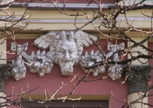 Зображення диявола на Будинку Сироткіна Зображення диявола на Будинку Сироткіна