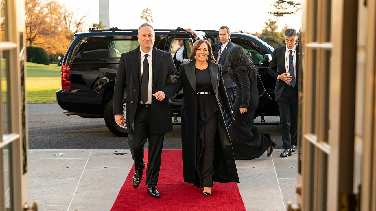 Бұзылған аналардың жасырын камера порносы Орыс тілінде тамаша порно