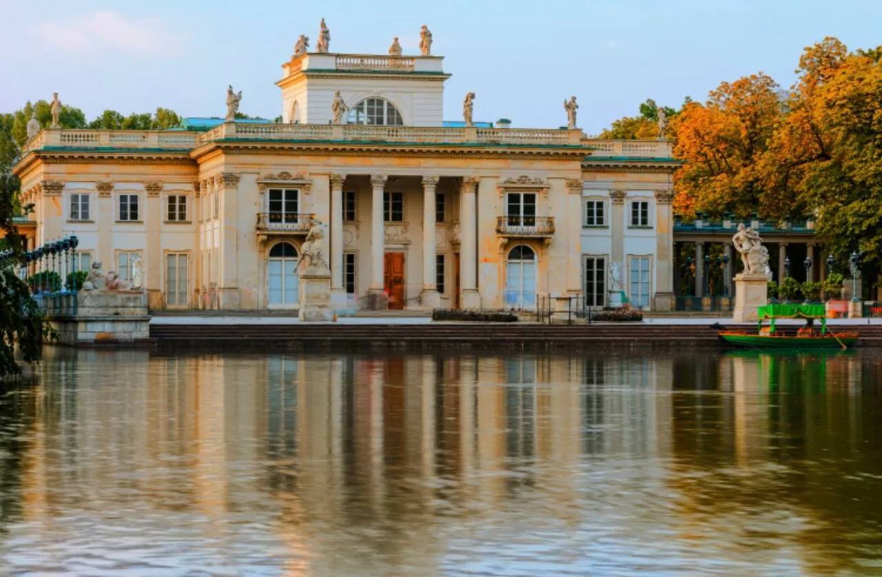 Парк Łazienki Królewskie восени Парк Łazienki Królewskie восени