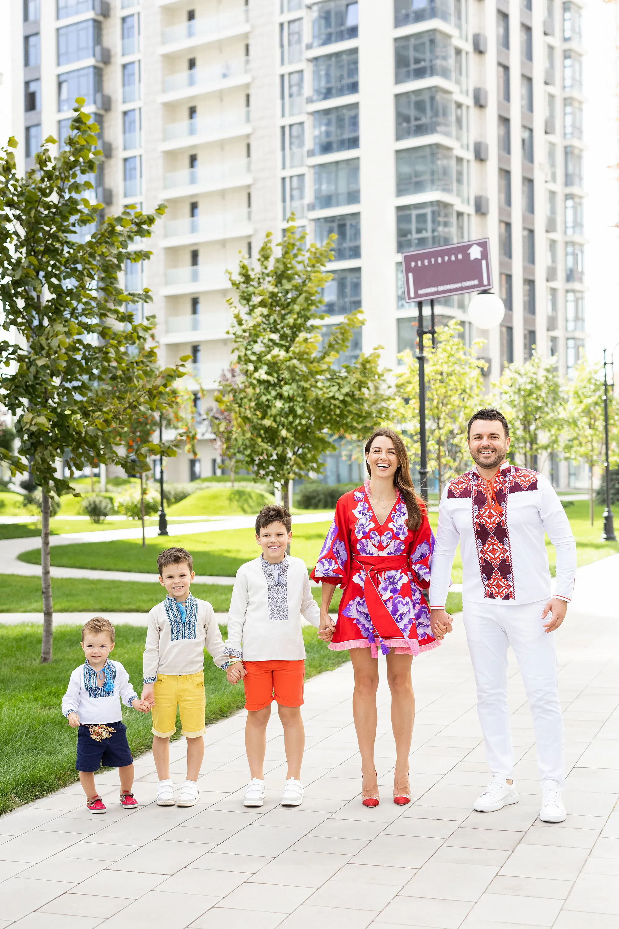 Григорий Решетник с женой и детьми Григорий Решетник с женой и детьми