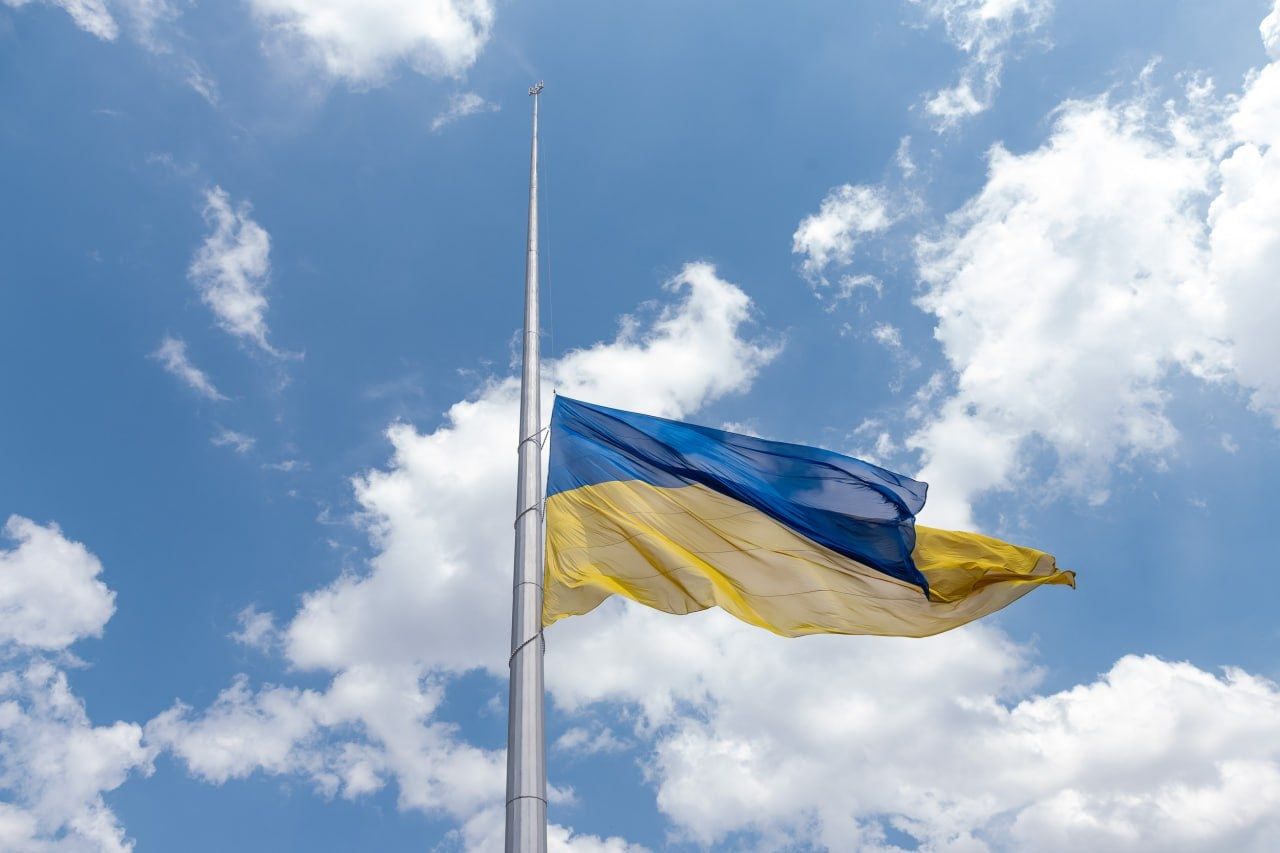 Самый большой флаг Украины в Киеве Самый большой флаг Украины в Киеве