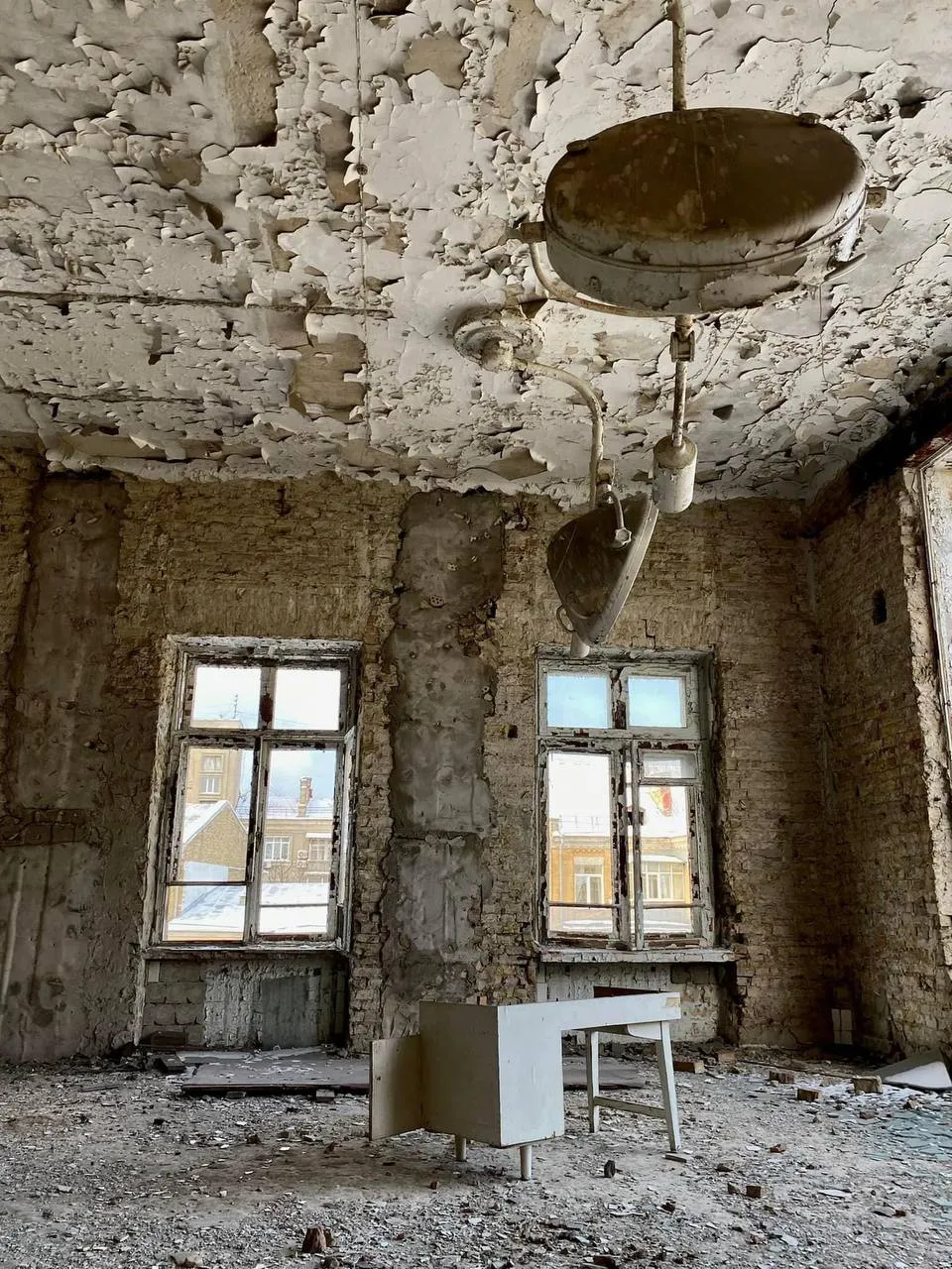 Будівля перебуває в аварійному стані Будівля перебуває в аварійному стані