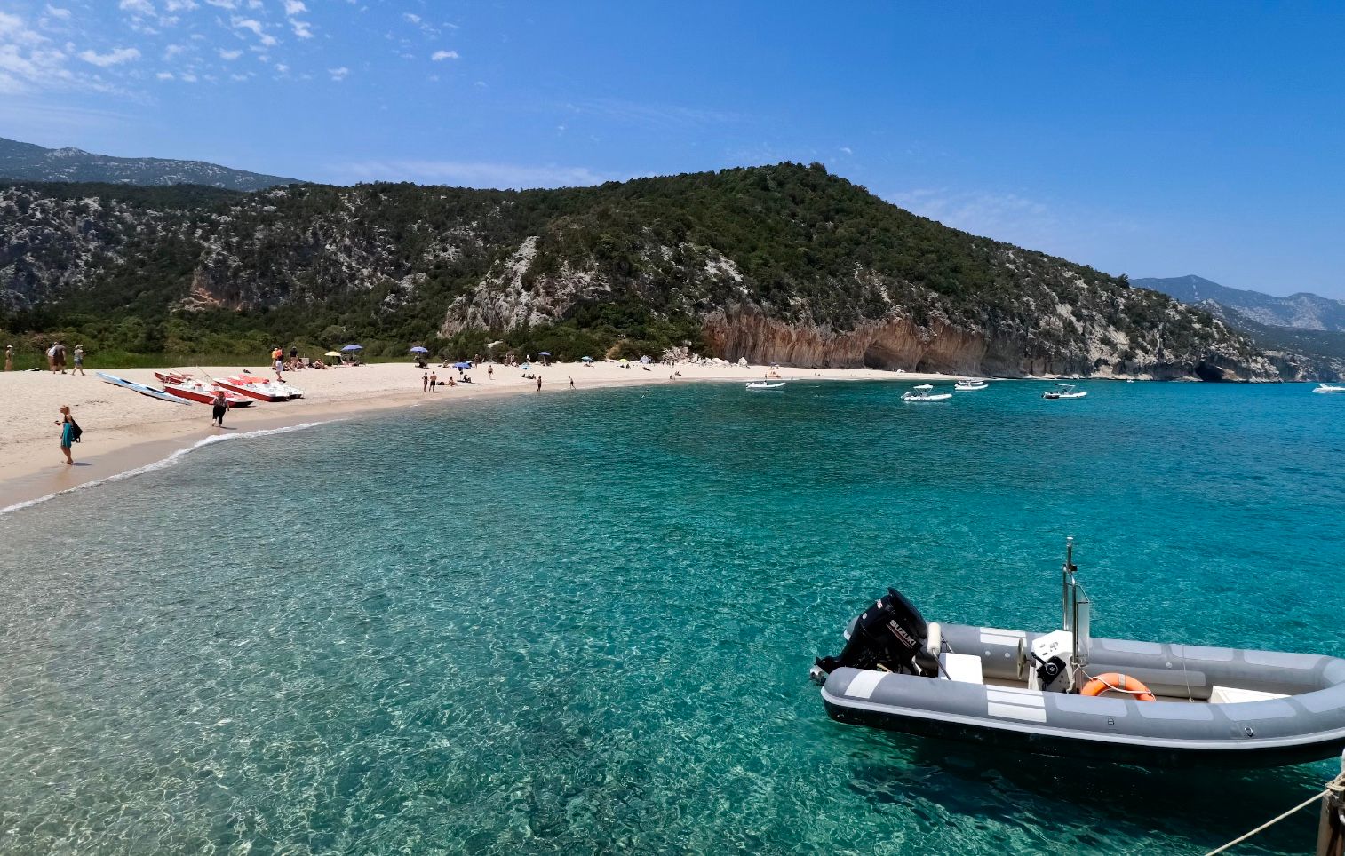 "Європейські Мальдіви": названо італійський острів з приголомшливими пляжами - Закордон "Європейські Мальдіви": названо італійський острів з приголомшливими пляжами - Закордон