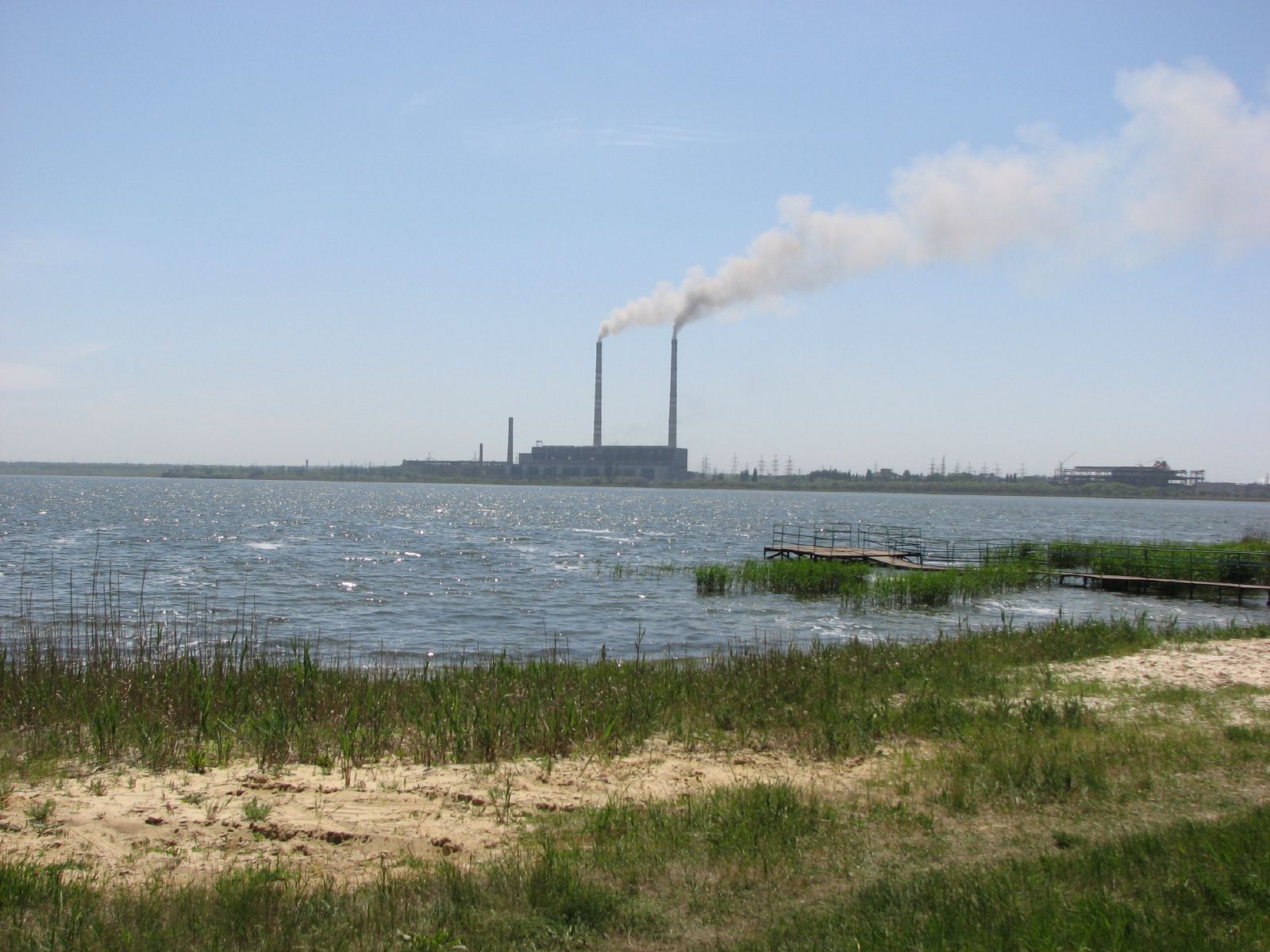 Взорвана Терновская дамба Кураховского водохранилища