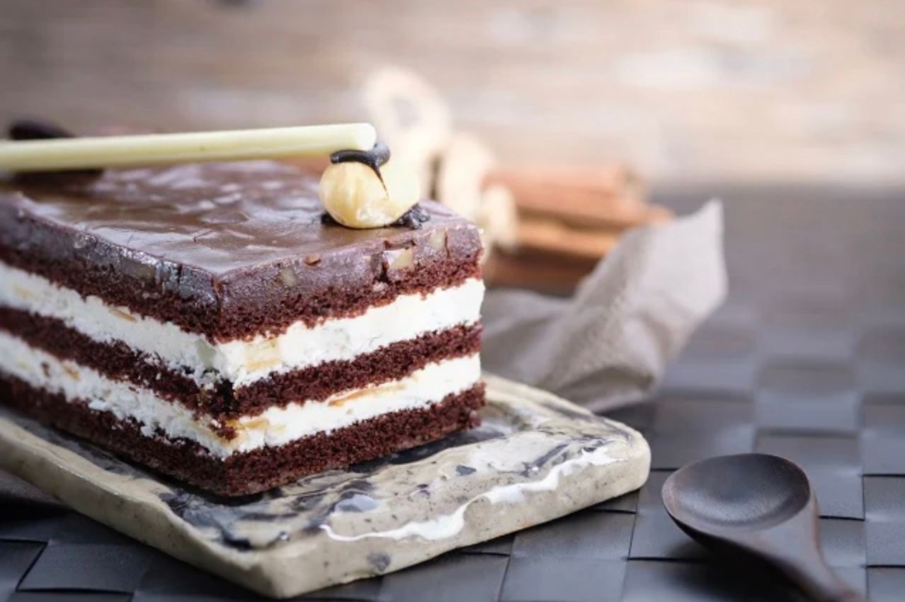 Торт из печенья со сметаной и сгущенным молоком Торт из печенья со сметаной и сгущенным молоком