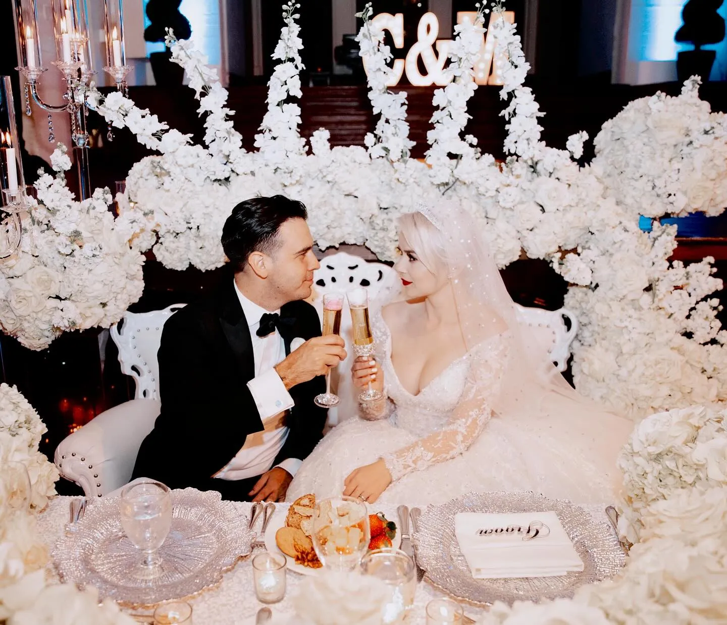 Весілля Міки Ньютон Весілля Міки Ньютон