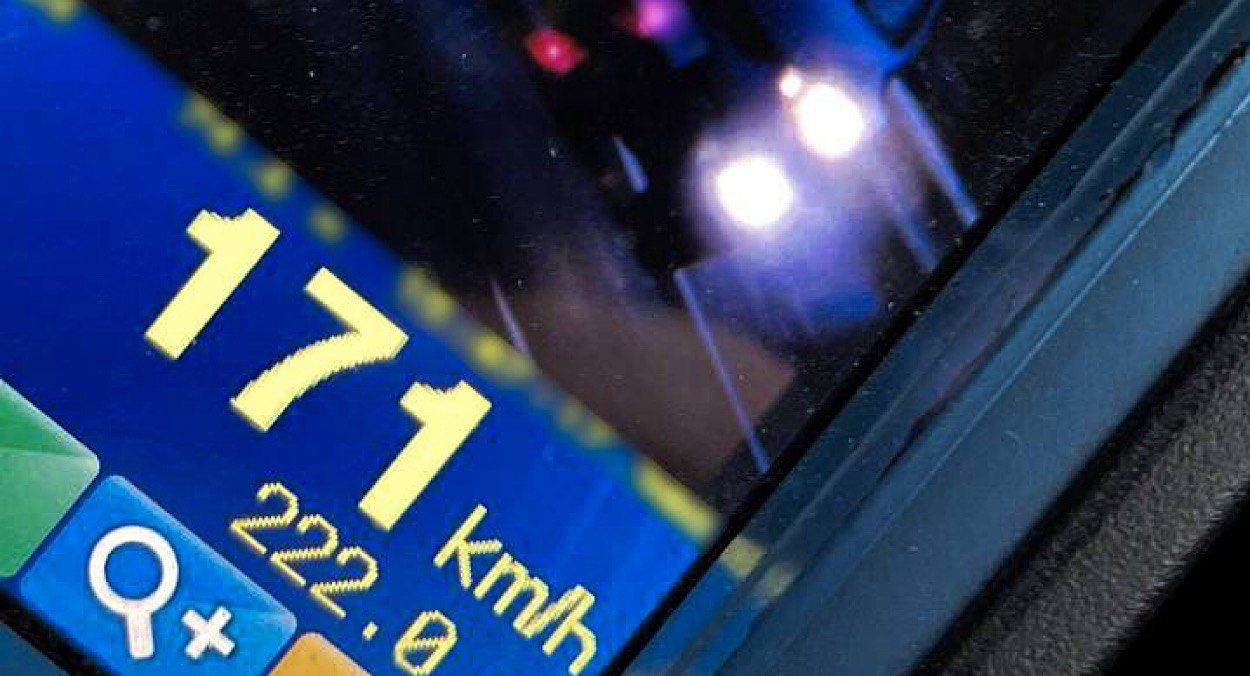 171 кілометр за годину по трасі: патрульні зупинили "літаючий" Hyundai - 24 Канал 171 кілометр за годину по трасі: патрульні зупинили "літаючий" Hyundai - 24 Канал